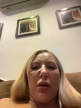 Juuhschmitt Webcam Show
