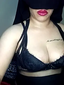 Онлайн чат XXX Zouzou_sexy