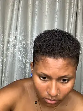 madelltheebony's Live XXX Chat