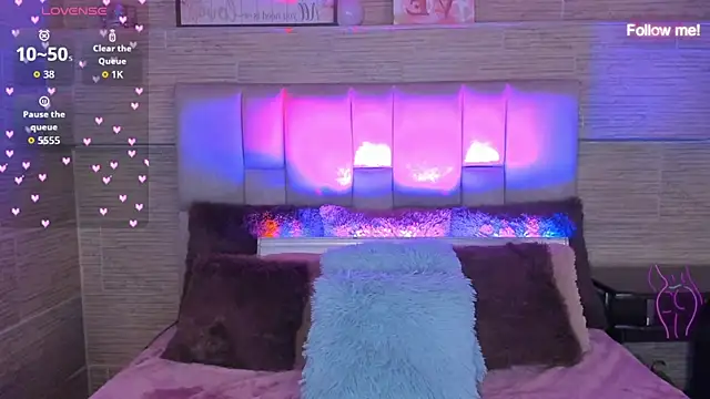 Czat XXX na żywo – mia_devine_