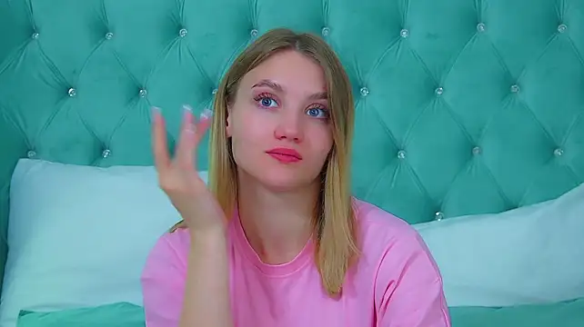 StacyEvances' Live XXX Chat