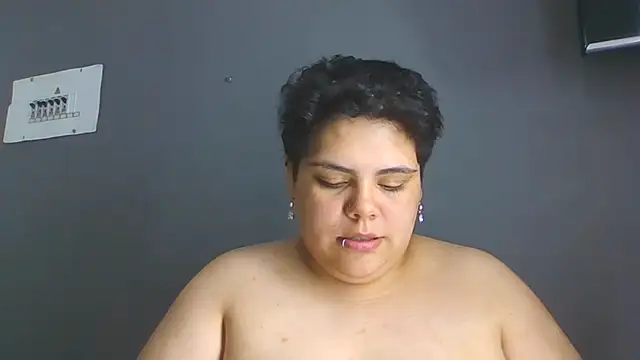 Hailey_Curvy's Live XXX Chat