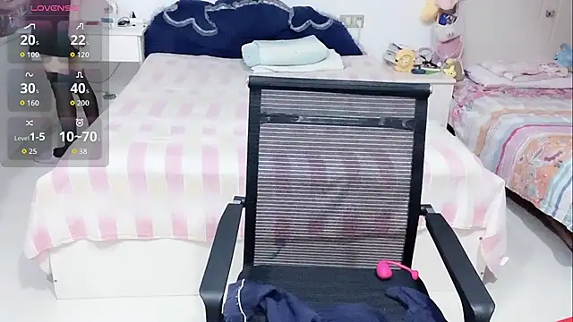 miaomiao-99's Live XXX Chat