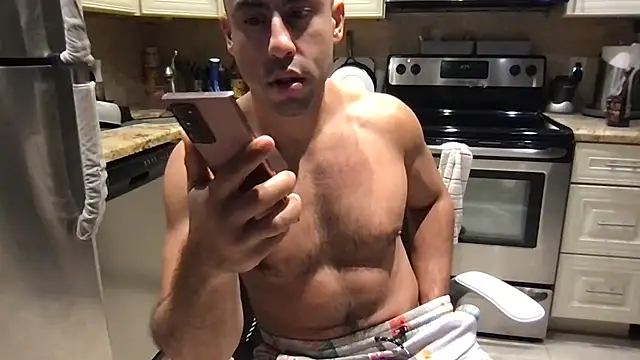 BigGuyMuscle élő XXX-chatje