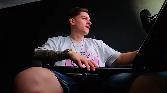 Chat XXX ao vivo de FelixStarkk