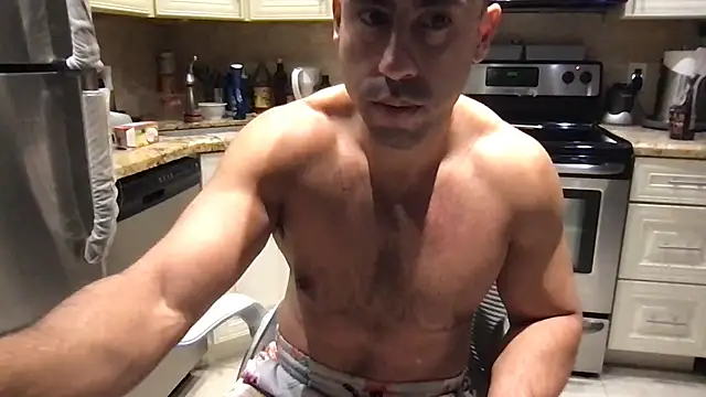 BigGuyMuscle: онлайн-секс-чат