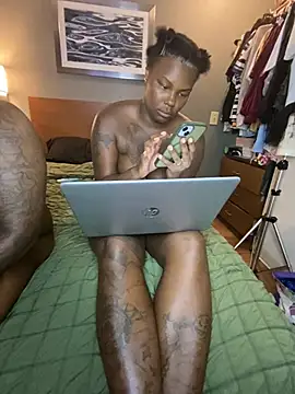 Tattedupdek Chat XXX live