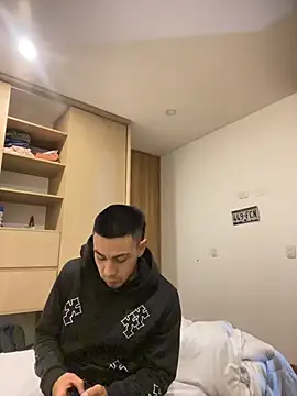 Taylor_DiamondBoy – Naživo XXX chat
