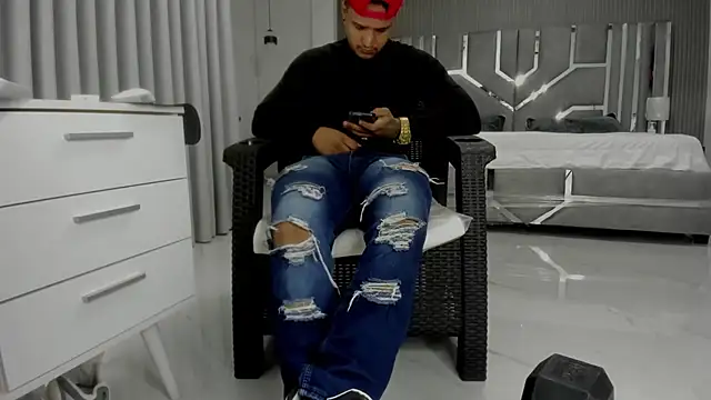 צ'אט XXX בשידור חי של master_leather