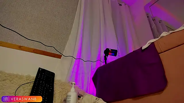 VeraSwan1's Live XXX Chat