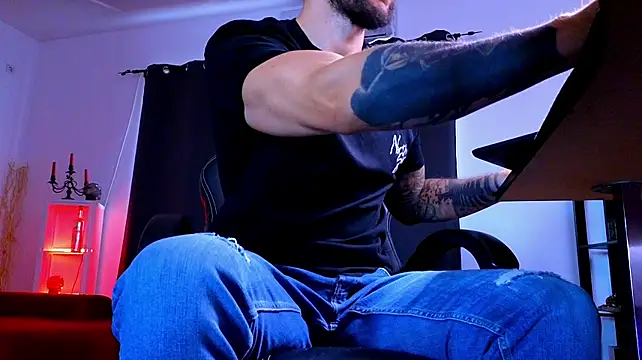 MightyAaron66 Chat XXX live
