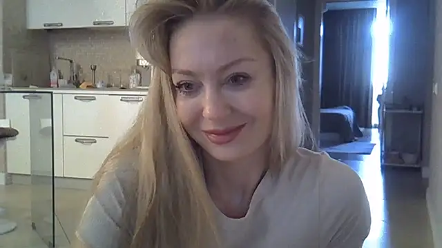 ZarinaSwift 现场XXX聊天