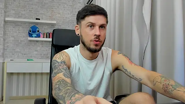 JonahShaw Live XXX Chat
