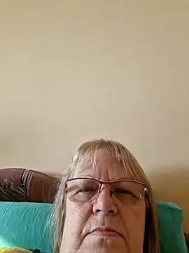 Chat +18 de Dorina ao vivo