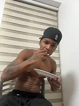 Jhan_Ngg Chat XXX in diretta