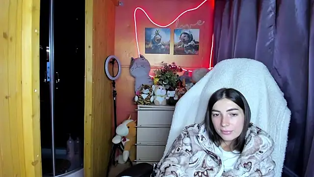 Fiery_Brunette_'s Live XXX Chat
