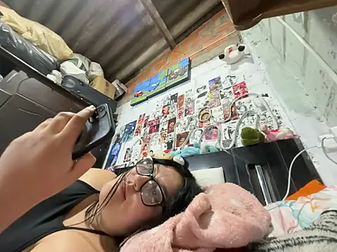 צ'אט XXX בשידור חי של violeta_818