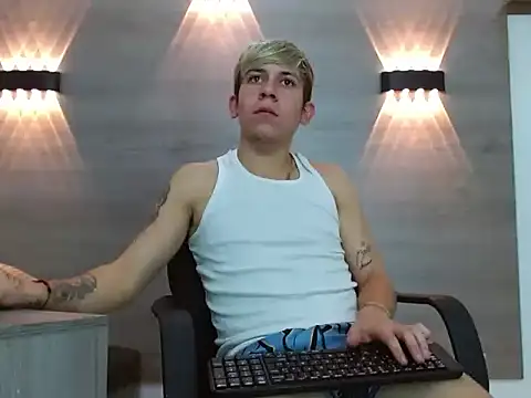 Gaeliitton Live XXX chat