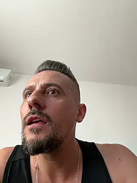 InsaneMattt élő XXX-chatje