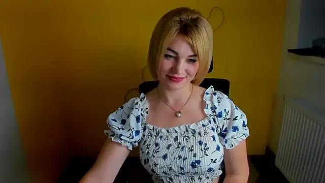 CuttieEmma – Live XXX-chat