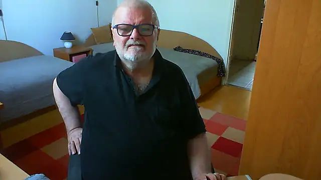 عرض كام petvarad