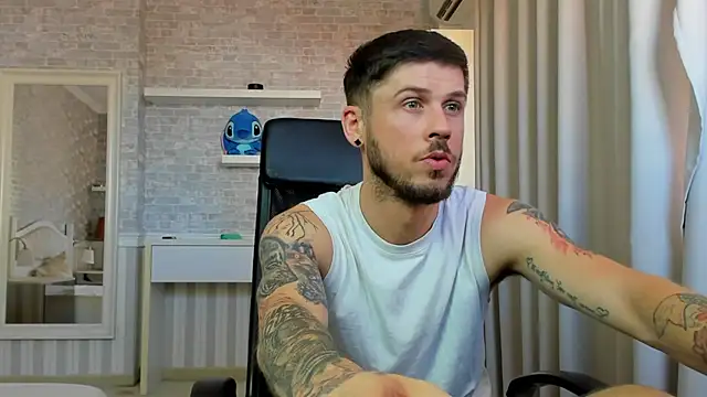 JonahShaw's Live XXX Chat