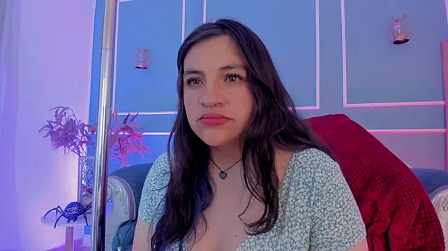 Chat XXX en directo de TaraTaylorr