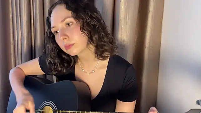 Chat +18 de Kelen_Vey ao vivo