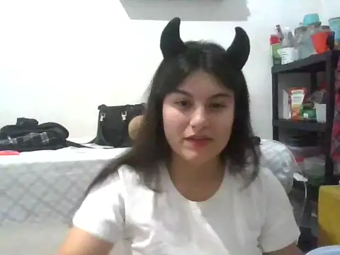 Chat +18 de Sky_Angel_23 ao vivo