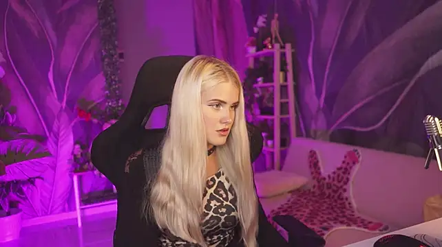 KattyWilde Obrolan Langsung XXX