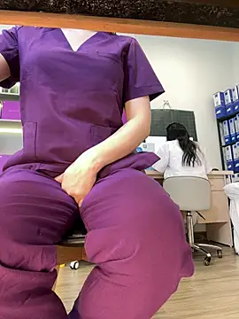 secretly_masturbating Show Webcam