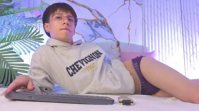 Онлайн чат XXX Davi_Tay