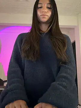 aly_golden_'s Live XXX Chat