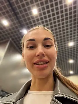 XXX chat uživo modela Charming_Ritta