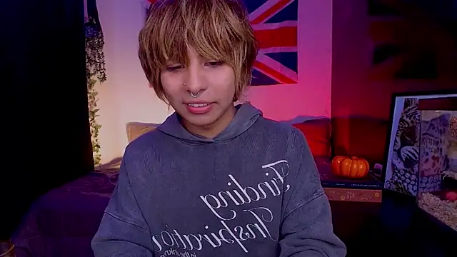 Aronn_44 Chat XXX live