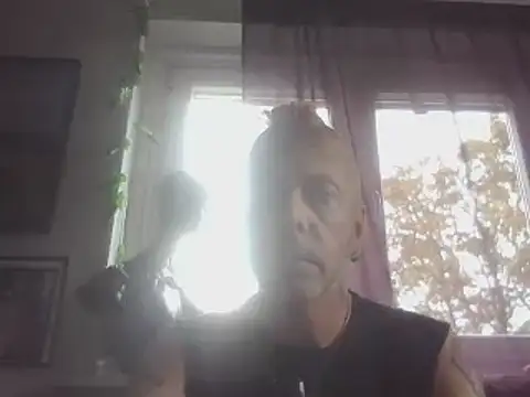 SHARPSkinhead: απευθείας συνομιλία ΧΧΧ