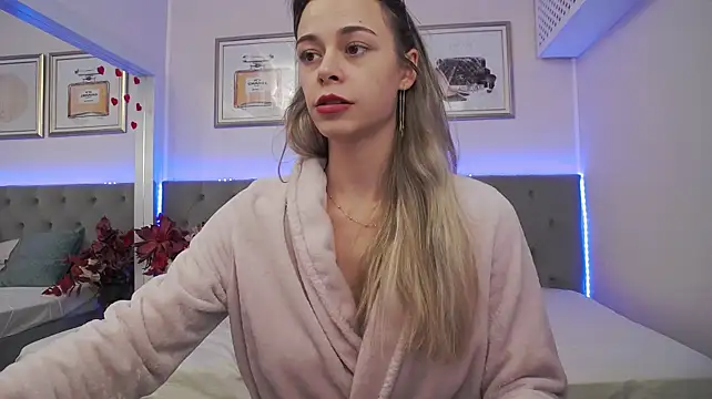 GracieNoir Adlı Modelin Canlı XXX Sohbeti