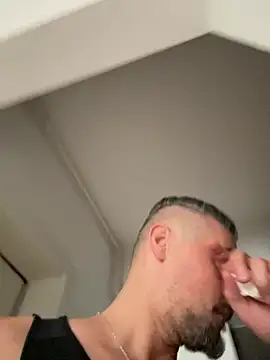 Czat XXX na żywo – InsaneMattt
