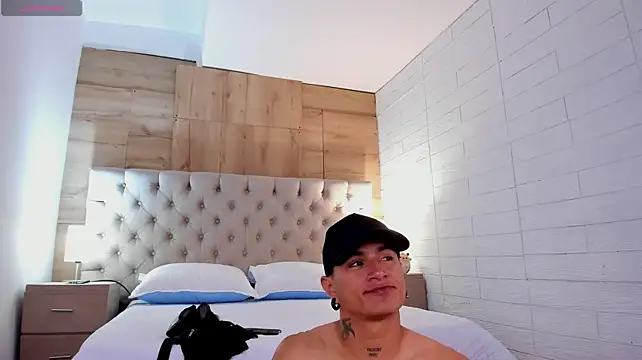 LiamDeeps Chat XXX in diretta