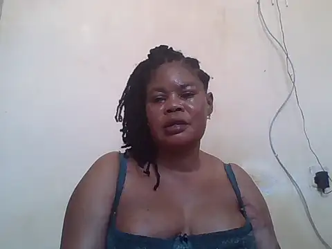 ANALQUEEN4 Adlı Modelin Canlı XXX Sohbeti