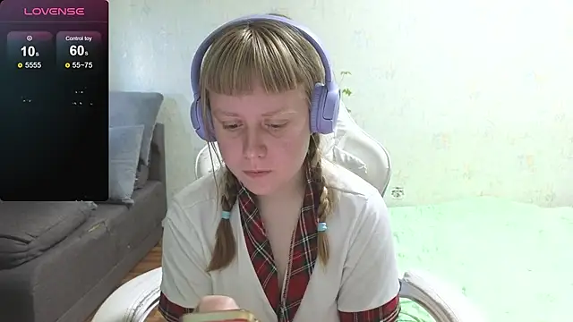 צ'אט XXX בשידור חי של June_shy0
