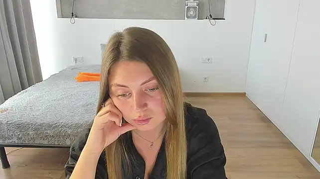 XXX chat uživo modela Kitkatvel