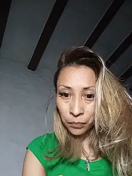 alexiajames_13's Live XXX Chat