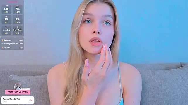 cuteloat's Live XXX Chat