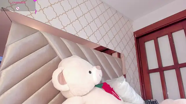 KaelSoft_ live XXX chat