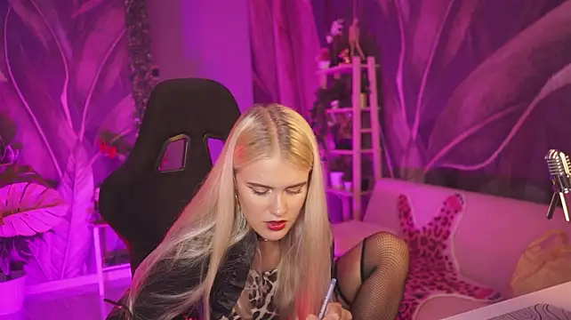 KattyWilde Live XXX-Chat