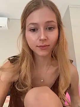 LunaRase's Live XXX Chat