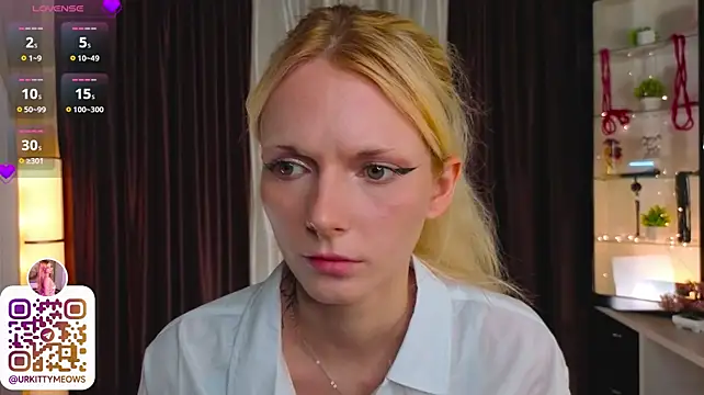 helly_hoff's Live XXX Chat