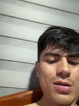 Chat +18 de newblood04 ao vivo