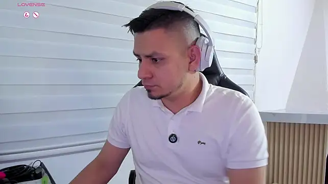 XXX chat uživo modela Rick_Adams